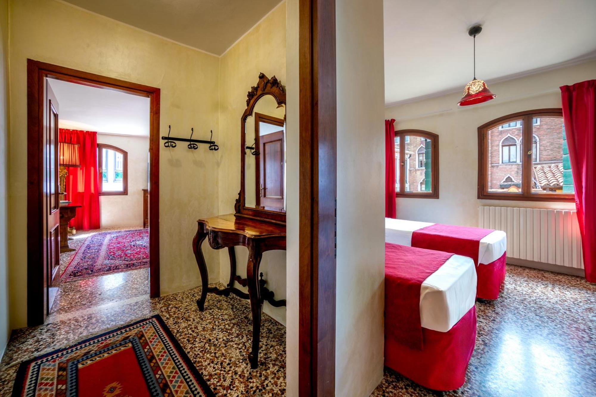 Palazzo San Luca Hotel Venice Room photo